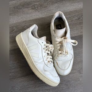 Veja Cream and Off-White Low-Top Sneakers
